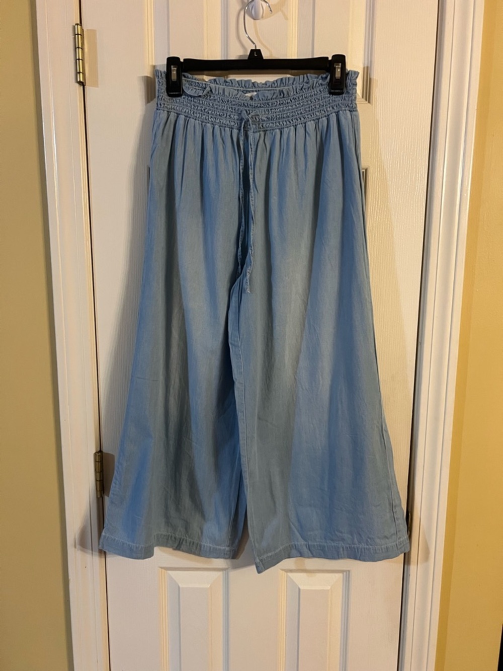 Light Blue Wide-Leg Capris with Smocked Waist